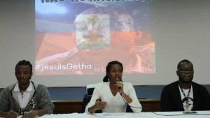 Haitianos, estudantes da Unila, em ato que discutiu as ações contra Gheto Mondesi, o racismo e a xenofobia em Foz do Iguaçu. (foto: acervo APP)