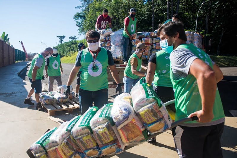 Cataratas inicia doação de 43 toneladas de alimentos em Foz do Iguaçu