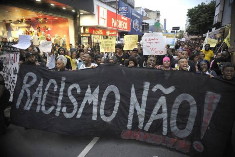 Ato antirracista em Foz acontece neste domingo, na Praça da Paz