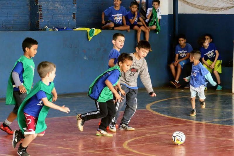 Ajuda de Itaipu dá fôlego a projeto social Um Chute Para o Futuro