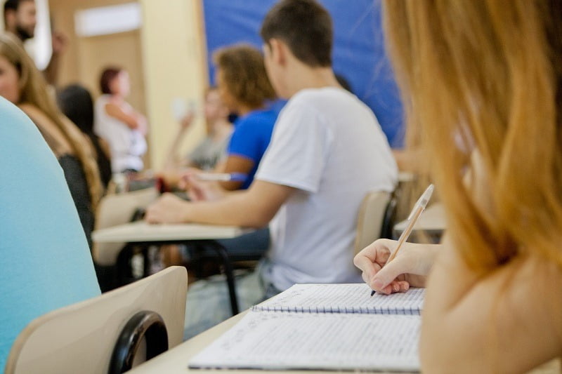 Em Foz, 85% da comunidade escolar é contra a volta às aulas na pandemia