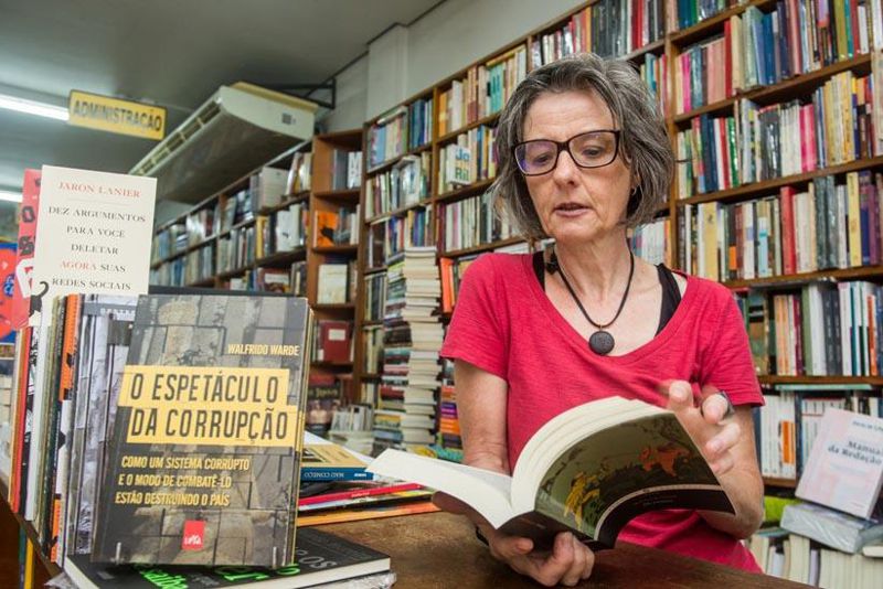 Fim da isenção vai tornar livro inviável para a maioria das pessoas