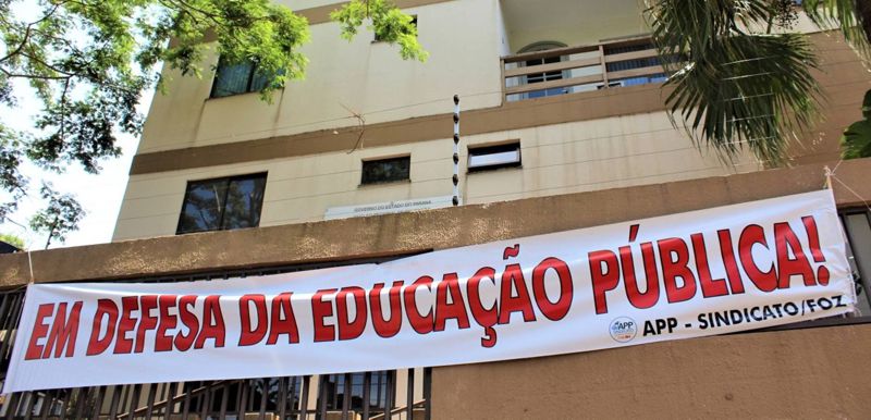 Escolas iniciam campanha contra intervenção e pela prorrogação do mandato de diretores eleitos