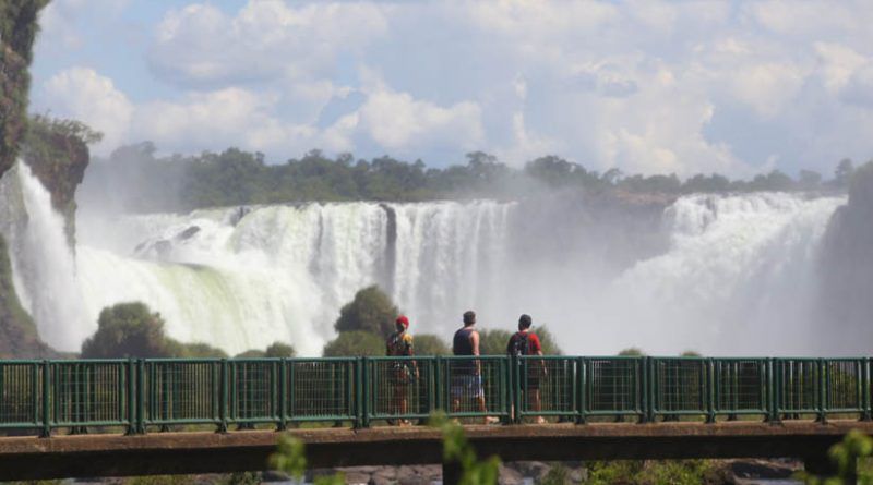 Com muito cuidado e orientações, mais de 12 mil pessoas visitaram o Parque Nacional neste feriadão