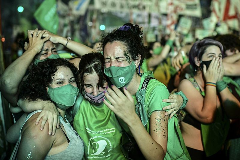 Argentina: Senado argentino aprova o direito ao aborto legal