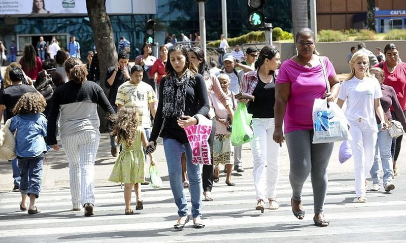 A crise tem rosto de mulher: elas são as mais afetadas pela precarização no país