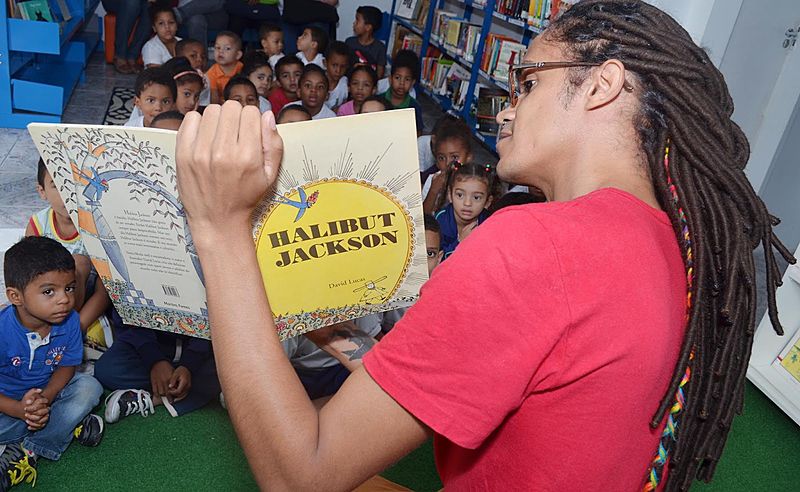 Aplicativo conecta leitores e bibliotecas comunitárias em todo o país