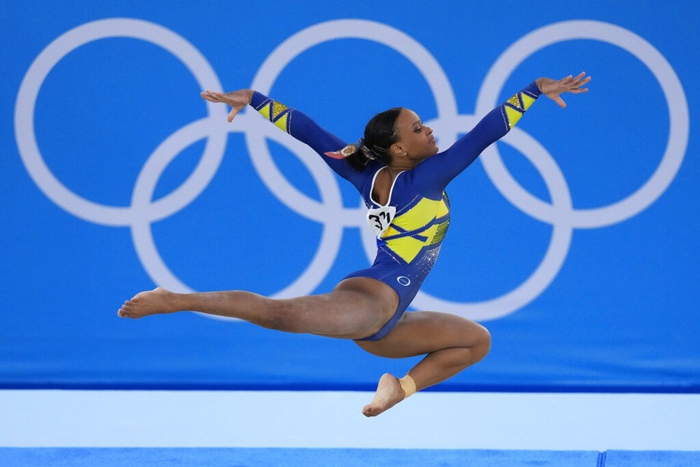 Rebeca Andrade é a 1º brasileira a ter uma medalha olímpica na ginástica artística