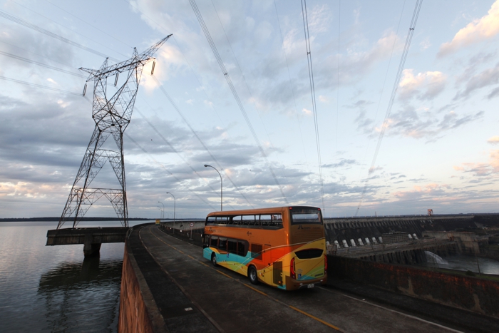 Turismo de Itaipu supera expectativa e registra o dia mais movimentado desde o início da pandemia