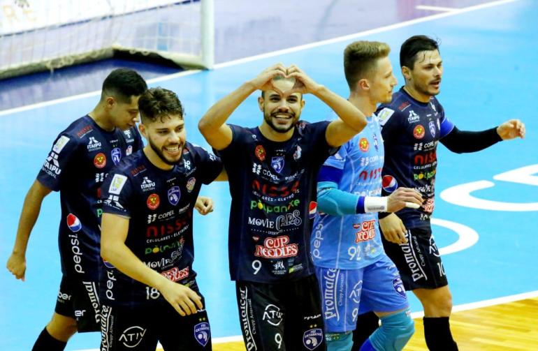 Foz Cataratas Futsal faz jogo pelas quartas de final do paranaense nesta sexta (01). Transmissão online