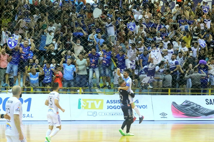 Foz Cataratas garante empate emocionante e leva decisão para São Paulo