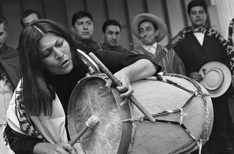 Livro: Mercedes Sosa é mais relevante do que nunca, diz autora da 1ª biografia da cantora em português