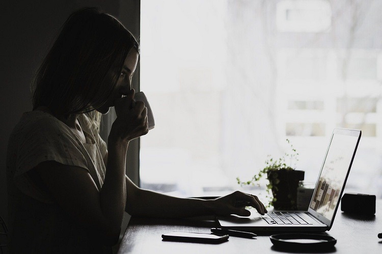 Férias: conheça cursos gratuitos e online para aprender um novo idioma