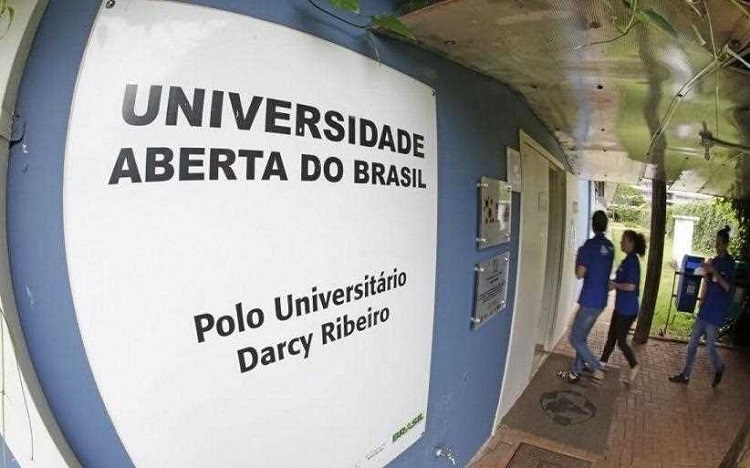 Educação prevê 13 novas graduações e pós gratuitas para a UAB/Foz