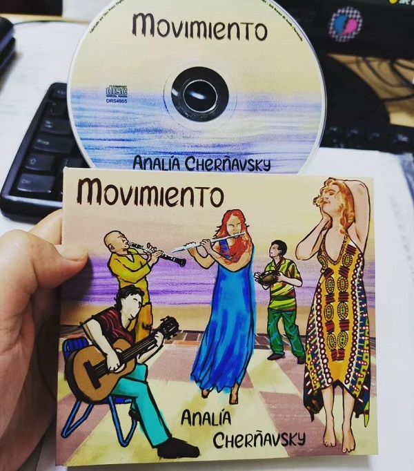 “Movimiento” na praça. Disco de Analía Chernavsky chegou à fronteira