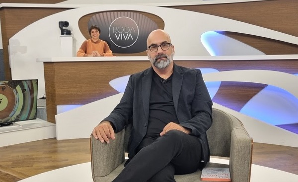 Nesta segunda (18), Valter Hugo Mãe é o entrevistado de ‘Roda Viva’ na TV Cultura