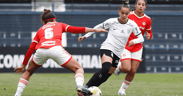 Neste domingo (18), Inter e Corinthians disputam o título do Brasileirão Feminino com recorde de público e TV aberta