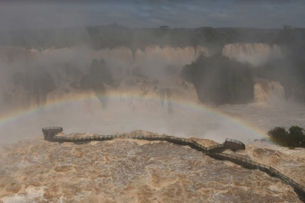 Cataratas do Iguaçu atinge vazão de 16 milhões de litros por segundo