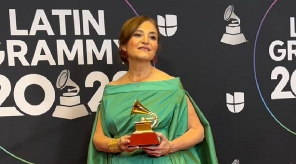 Histórico: artista paraguaia conquista dois prêmios no Grammy Latino