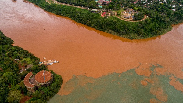 Registro fotográfico do espetáculo das águas de Foz do Iguaçu