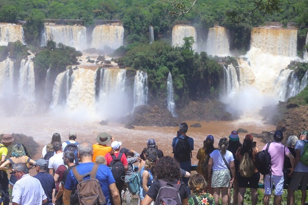 Cataratas do Iguaçu recebeu 159 mil visitantes em novembro