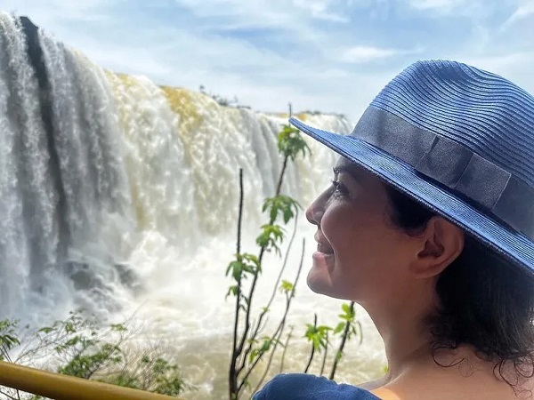 Vídeo: Letícia Sabatella fala do amor a natureza nas Cataratas do Iguaçu