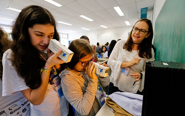 Programa de extensão oferece oficinas de astronomia para escolas públicas de todo o País