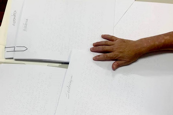 Pela primeira vez, Unioeste disponibilizou provas do vestibular em Braille