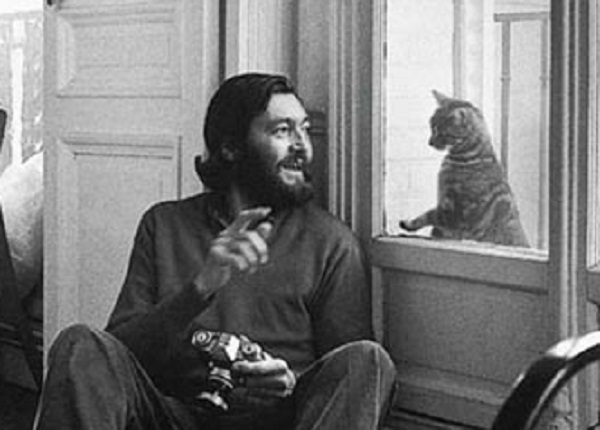 “Orientação dos Gatos”, conto de Julio Cortázar (em português)