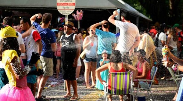 Fora da esquina que o criou, Carnaval da Saudade acontece nesta terça na Praça da Paz