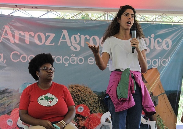 ‘Não tem como democratizar a alimentação saudável, sem reforma agrária’, afirma Bela Gil