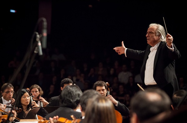 Maestro João Carlos Martins faz concerto online com Filarmônica