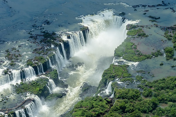 “Homenageando Foz do Iguaçu”, de Ana Mercedes Curra