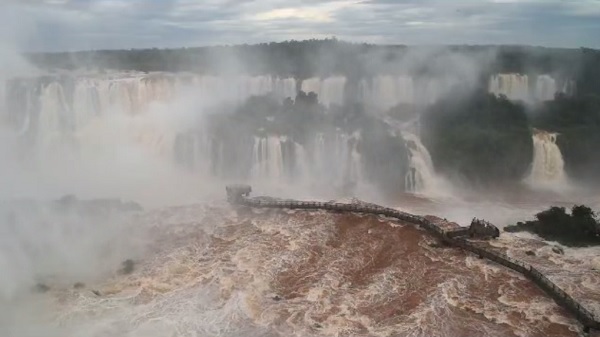 Vazão d’água das Cataratas do Iguaçu continua bem acima da média