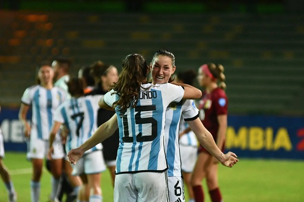 Argentinas também estreiam no Mundial de Futebol nesta segunda (24)