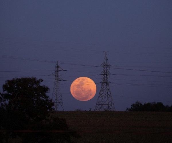 É Lua cheia abrindo agosto