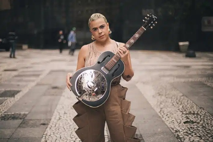 “Quem faz amor, faz barulho”: Leminski é interpretado por cantora curitibana