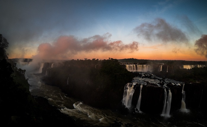 Amanhecer nas Cataratas especial do feriadão da Independência; quinta e sábado