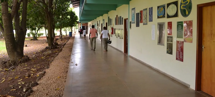 Falta de docentes negros e bibliografia branca prejudicam a formação antirracista na licenciatura