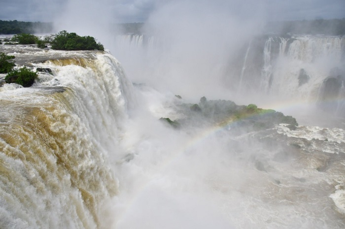 Cataratas do Iguaçu atingem vazão de 3 milhões de litros por segundo