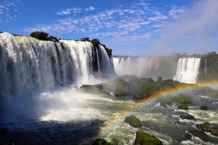 Parque Nacional do Iguaçu espera 30 mil pessoas para ver a grande vazão das Cataratas 