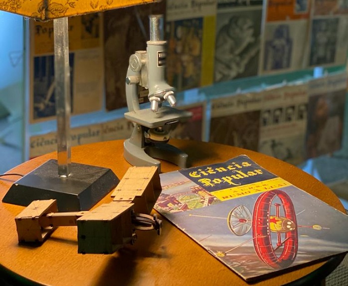Colecionismo: livros raros, discos, almanaques e objetos de Santos Dumont compõem mostra em Foz