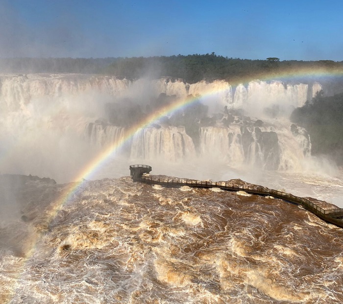 Cataratas do Iguaçu abre a semana com 10 milhões de litros por segundo de vazão