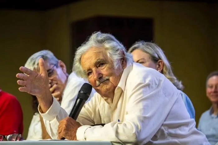 ‘Sem povo não há integração’, diz Pepe Mujica
