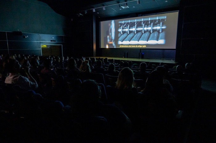 Documentário de 50 anos da Itaipu leva 556 pessoas ao cinema em Foz do Iguaçu