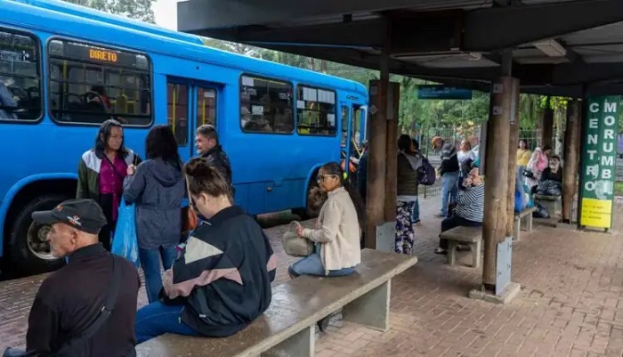 Idosos em Foz do Iguaçu podem requerer estacionamento gratuito e passe livre