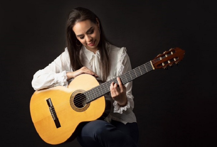 Lorena Bellenzier apresenta concertos de violão em Foz e Sta Terezinha de Itaipu