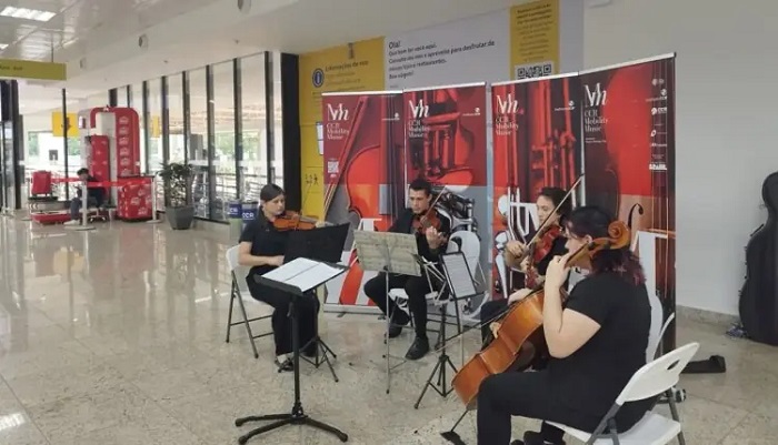 Aeroporto de Foz recebe apresentações de música clássica