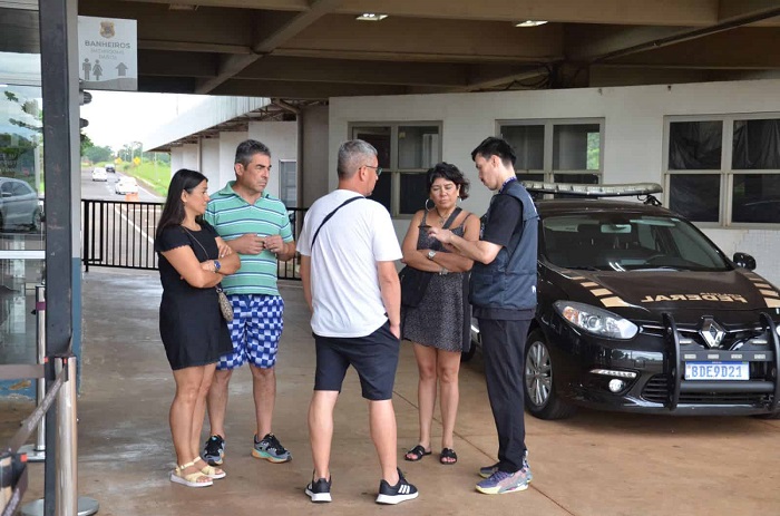 Turistas participam de pesquisa para análise de perfil em Foz do Iguaçu