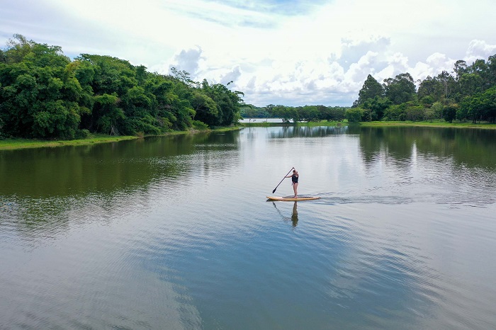 No Oeste, turistas curtem balneários de água doce e tranquilidade no verão